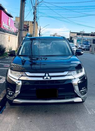 MITSUBISHI OUTLANDER 3.0 GT 4X4 V6 24V GASOLINA 4P AUTOMÁTICO MITSUBISHI OUTLANDER 3.0 GT 4X4 V6 24V GASOLINA 4P AUTOMÁTICO